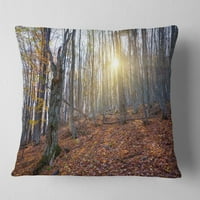 DesignArt поставува сонце во густа есенска шума - модерна перница за фрлање шума - 16x16